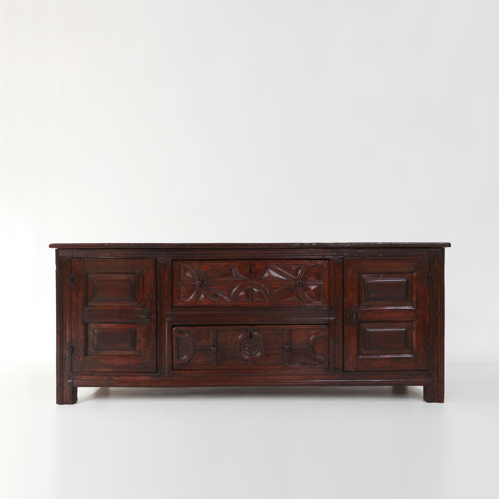 Unique 16th century French geometric sideboard in oak-img